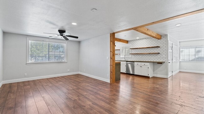 Building Photo - 3 Bedroom home in Winters