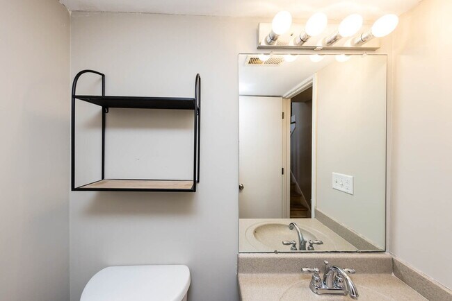 Building Photo - 5334 Tara Hill Dr