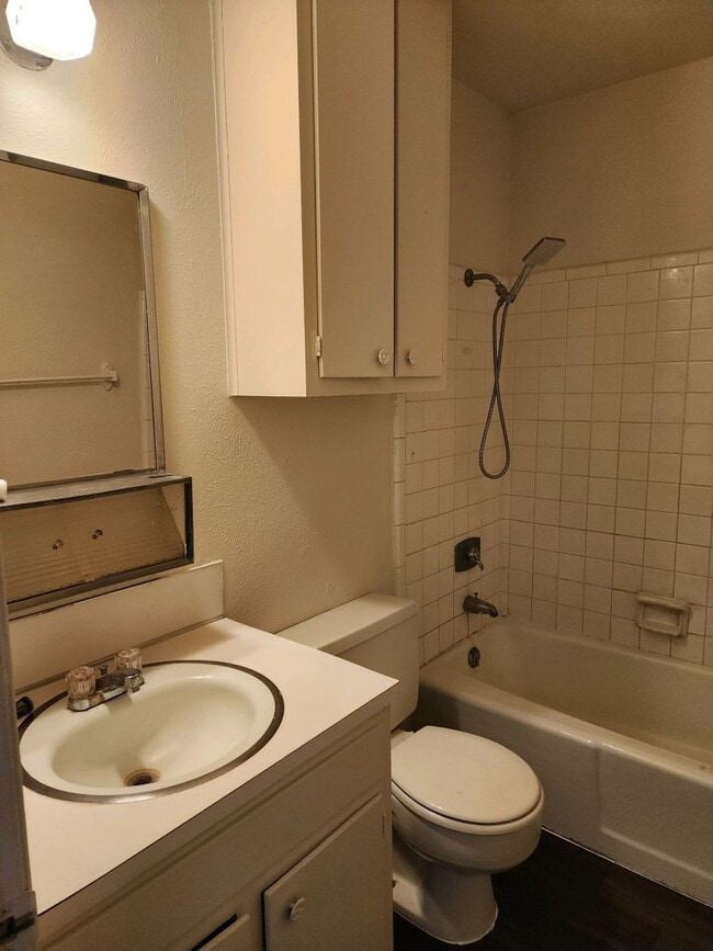 Building Photo - Updated