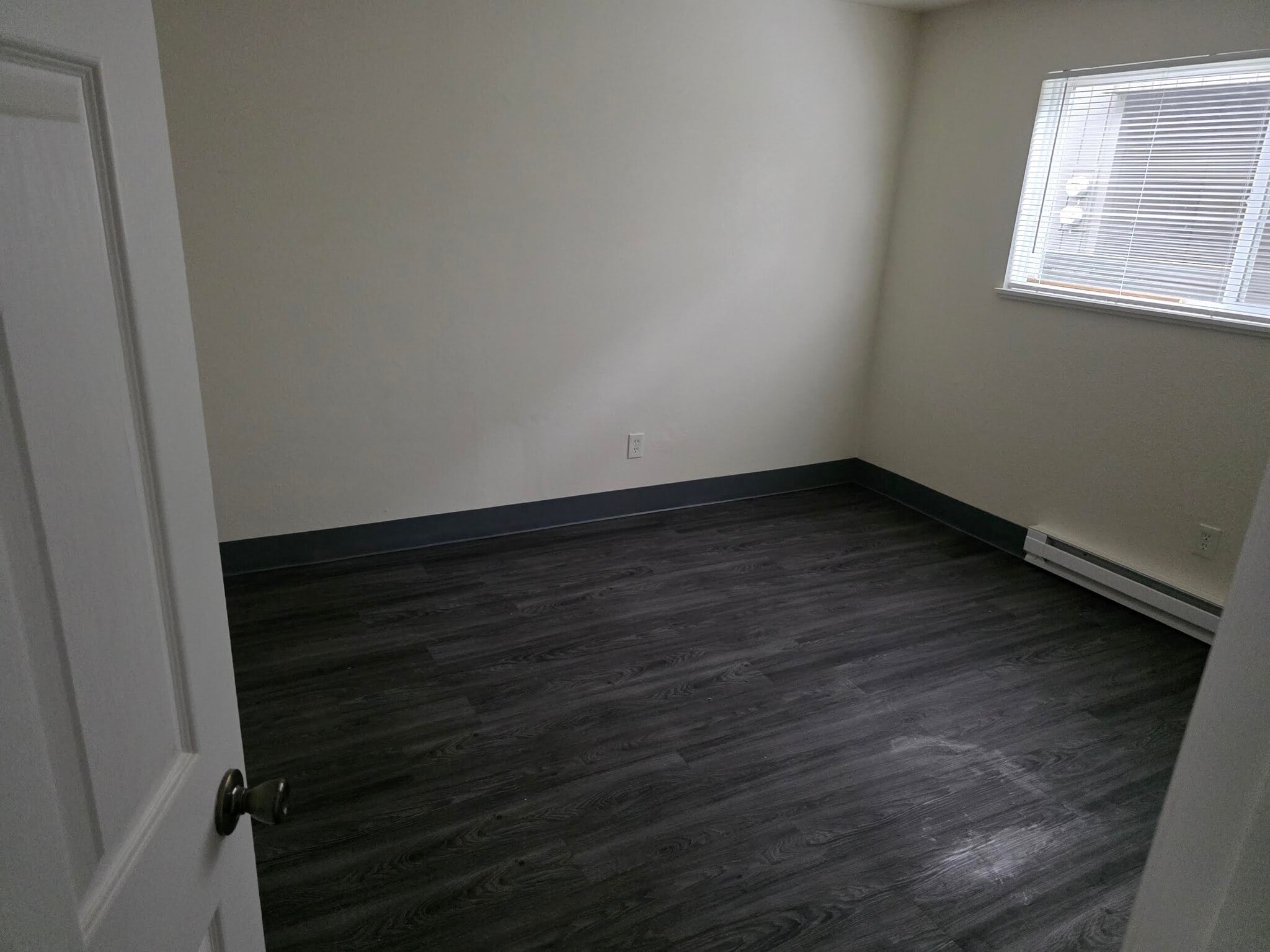 Building Photo - 300 Whitesell Ave W