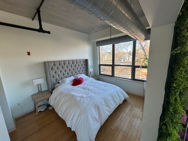 Building Photo - 315 2nd St