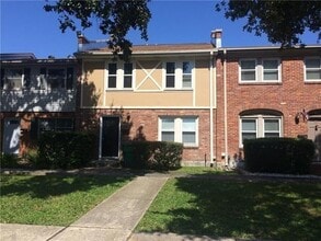 Building Photo - 300 Coral Ave