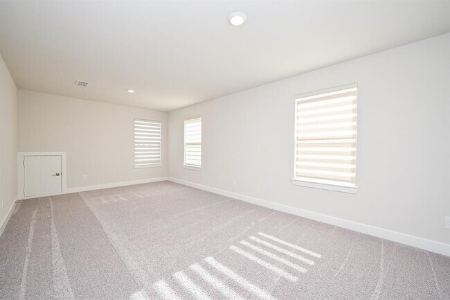 Building Photo - 21827 Erskine Peaks Pl