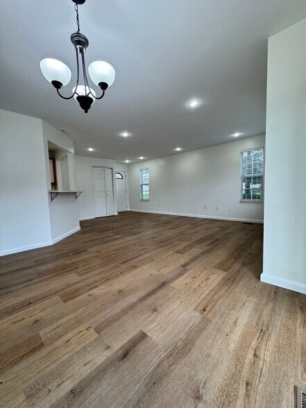 Building Photo - 249 Brookwood Dr