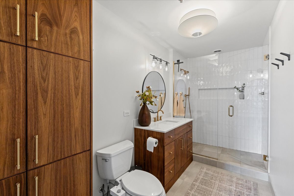 Building Photo - 330 W Grand Ave