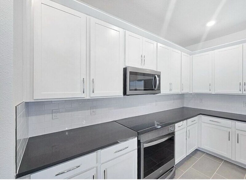 Building Photo - 9250 Gulf Hvn Dr