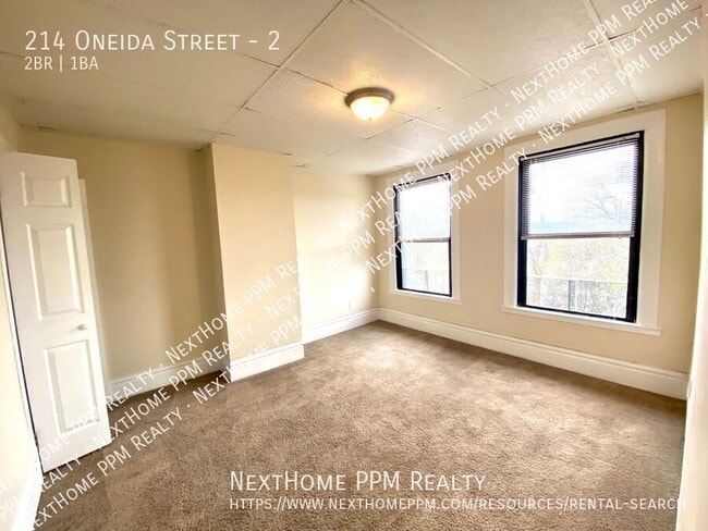 Building Photo - 214 Oneida St