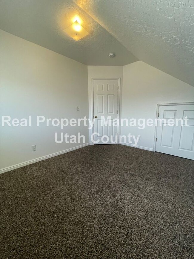 Building Photo - 467 W Harvest Moon Dr