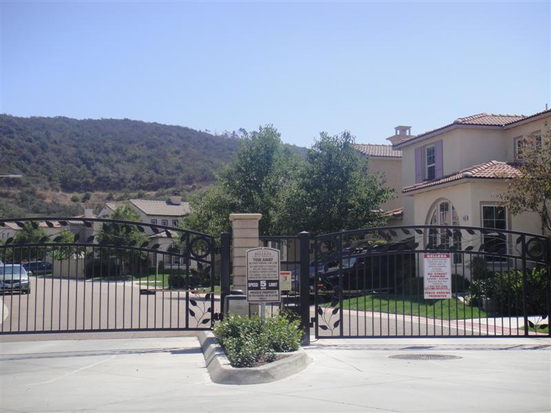 Building Photo - 598 Via del Caballo