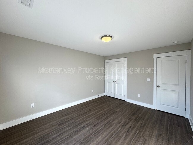 Building Photo - 102 N Dunn St