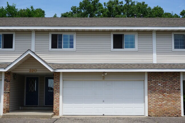 Building Photo - 220 Leighton Dr