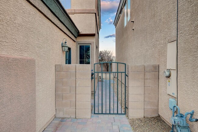 Building Photo - Three Bedroom Home in Spring Mountain Ranch
