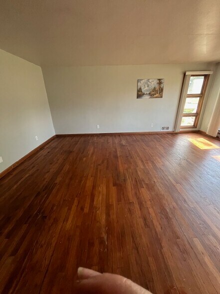 Living Room - 1129 W Carson St