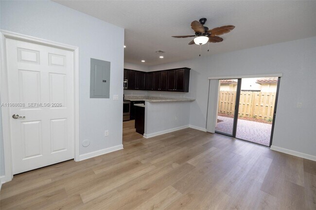 Building Photo - 3213 SE 6th St