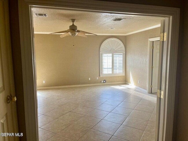 Building Photo - 7409 Edgemere Blvd