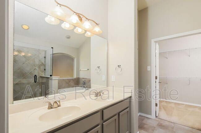 Building Photo - 132 Vista Del Rey