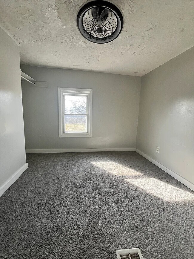 Building Photo - 4679 E 144th St