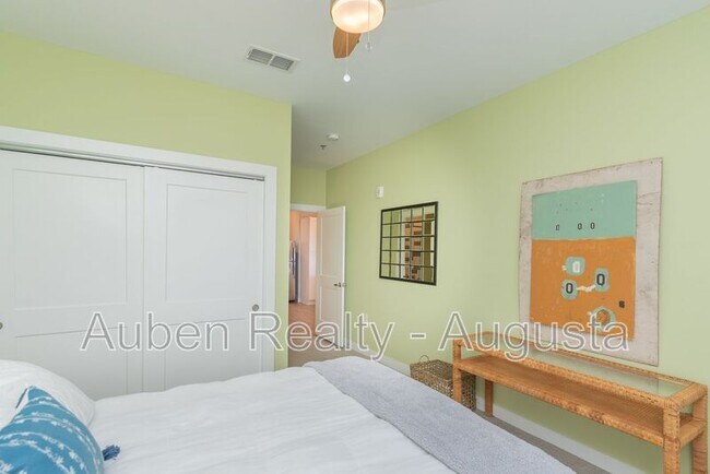 Building Photo - 111 Railroad Ave