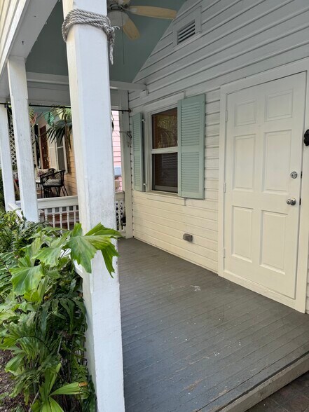 Building Photo - 922 Eaton St