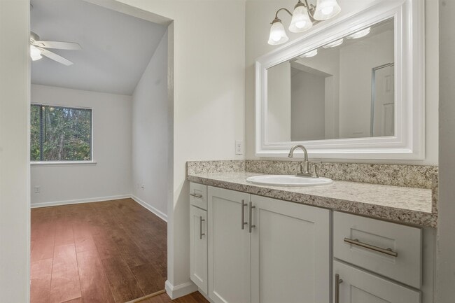 Building Photo - 2900 Woodrich Dr