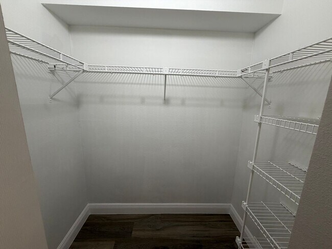 Building Photo - ANNUAL RENTAL - 2 BED / 2 BATH CONDO AT MYSTIC GARDENS