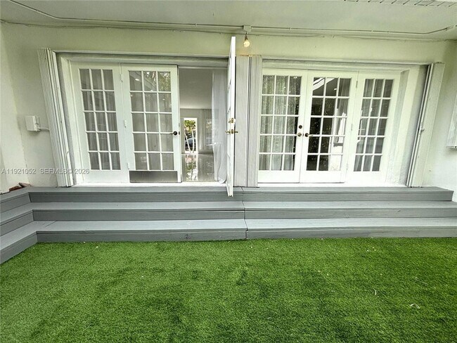 Building Photo - 725 91st St