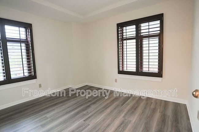 Building Photo - 2400 Clarendon Blvd