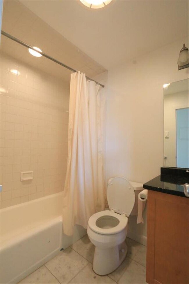 Building Photo - 70 Park St