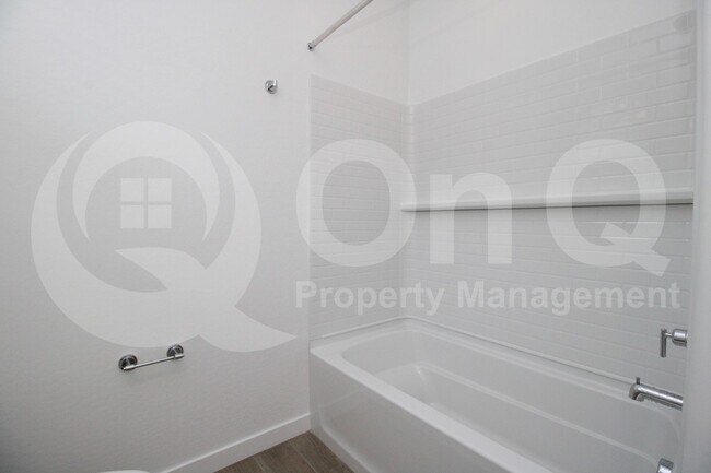 Building Photo - 23097 E Saddle Way