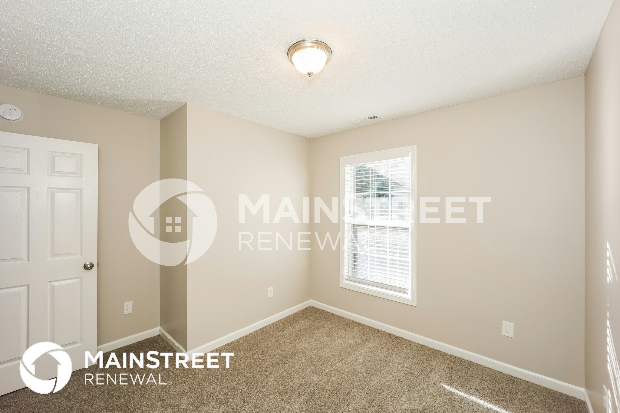 Building Photo - 5151 Hilltop Dr