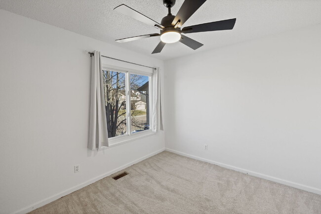 Building Photo - Spacious 6-Bedroom / 3.5-Bath Home — Great Location + Solar Savings!