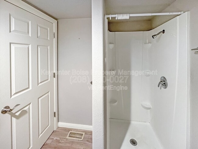 Building Photo - 10331 Utahna Rd