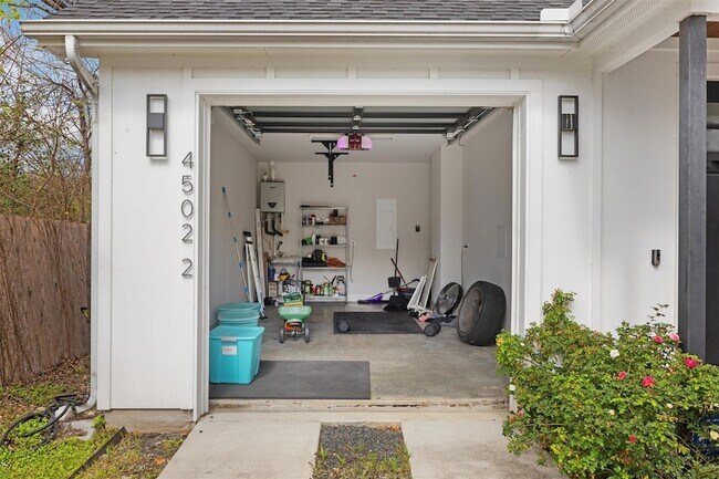 Building Photo - 4502 Banister Ln