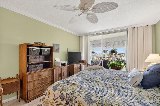 Building Photo - 23279 Barwood Ln N