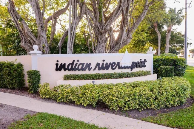 Building Photo - 4031 NE Breakwater Dr