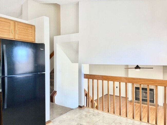 Building Photo - Fantastic Multi-Level Single Family Home i...