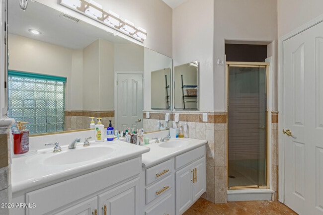 Building Photo - 601 W San Marcos Dr