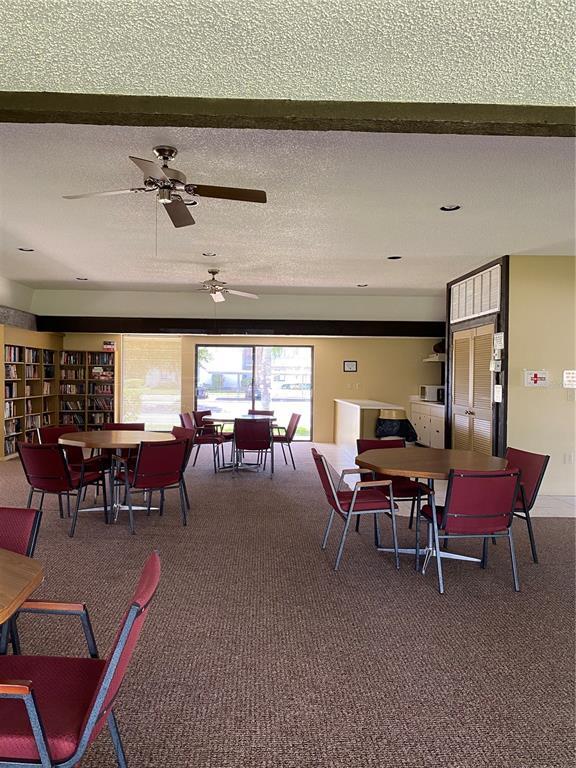 Building Photo - 225 Caryl Way