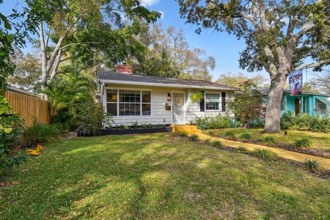 Building Photo - 145 24th Ave SE