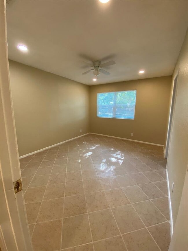 Building Photo - 10307 Burmaster Ln