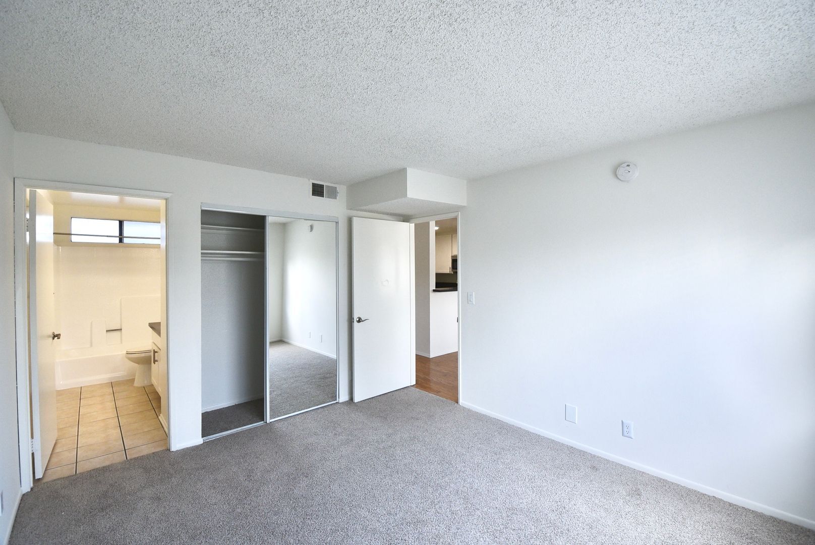 Building Photo - 12249 Oxnard St