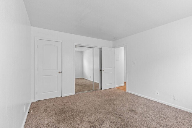 Building Photo - 802-816 Lincoln Avenue