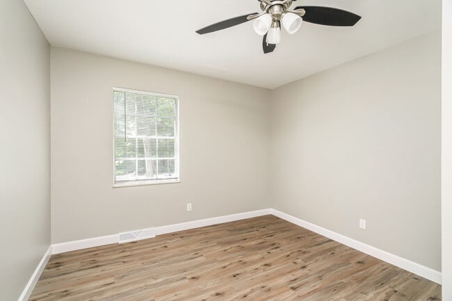 Building Photo - 206 Bowers Cir