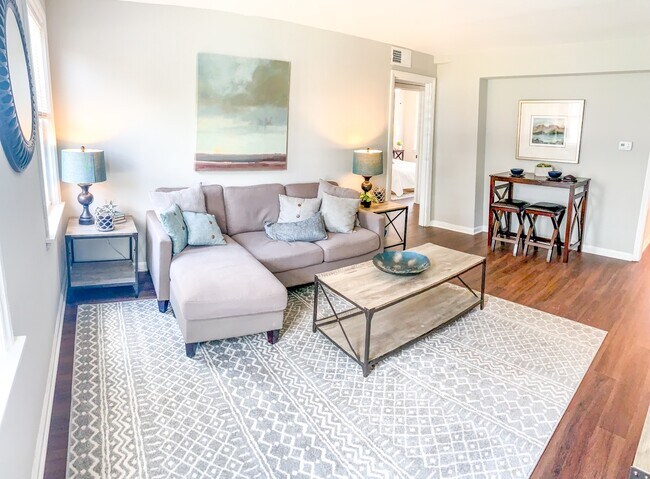 Building Photo - 3901-3903 Cutshaw Ave