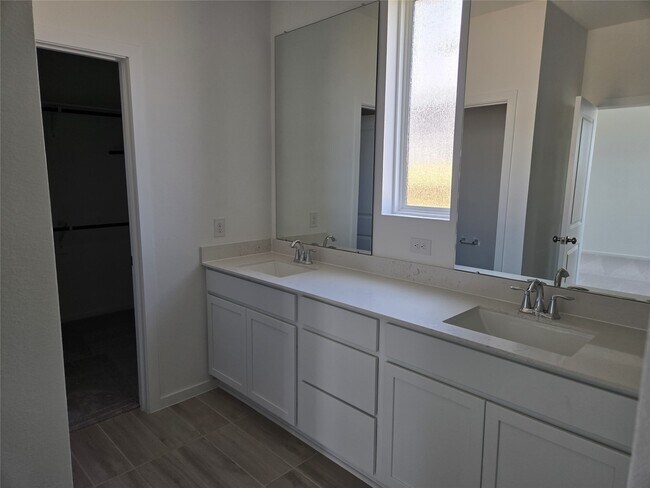 Building Photo - 6758 Sunset Velvet Dr