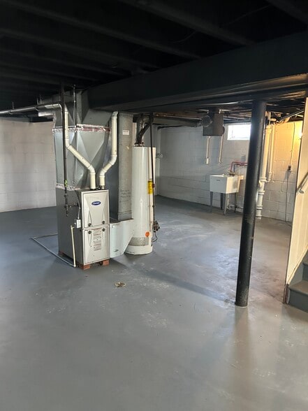 Building Photo - 7144 N 43rd St