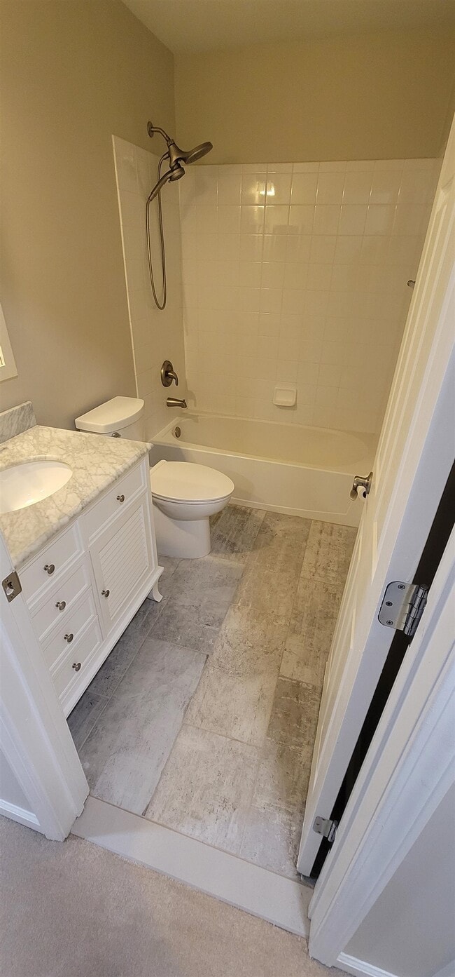 Building Photo - 13 McMartin Ct