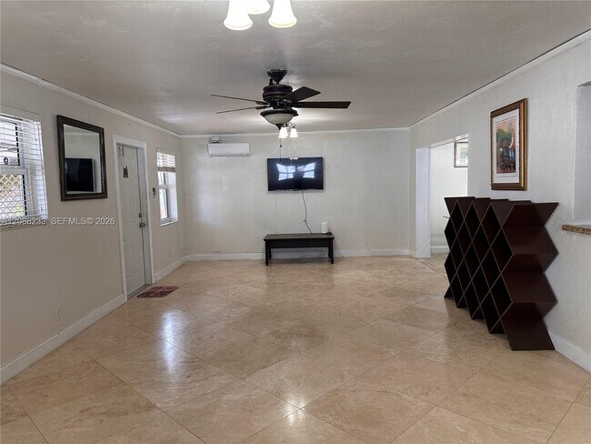 Building Photo - 7050 SW 5th Ct