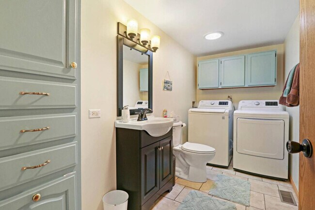 Building Photo - 36946 N Waterside Ln