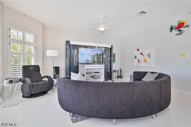 Building Photo - 3681 Lakemont Dr